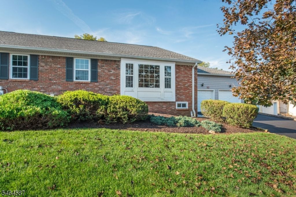 114 Brandywyne Dr, Florham Park Boro, NJ 07932 — photo 3