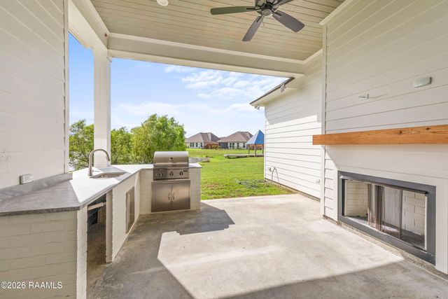 206 Big Lake Run, Youngsville, LA 70592