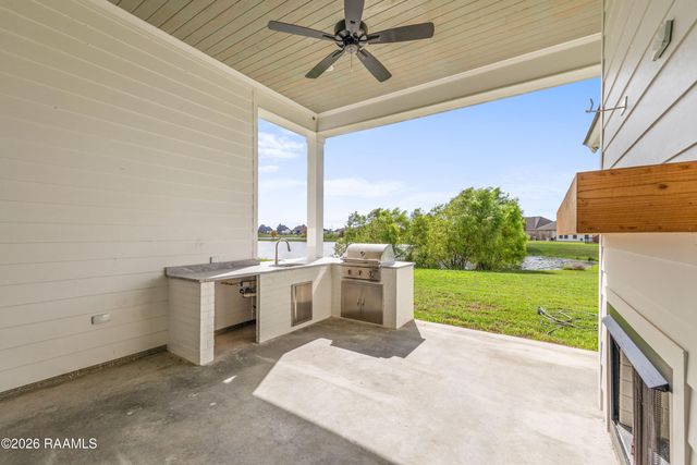 206 Big Lake Run, Youngsville, LA 70592