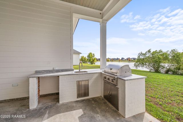 206 Big Lake Run, Youngsville, LA 70592