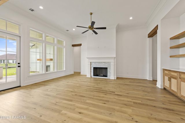 206 Big Lake Run, Youngsville, LA 70592