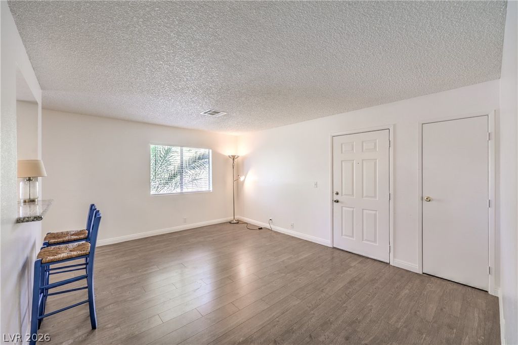 5181 Pioneer Avenue 202, Las Vegas, NV 89146 — photo 5