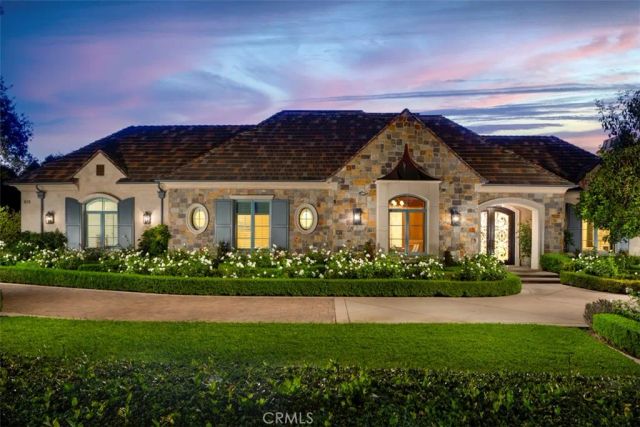935 W Foothill Boulevard, Arcadia, CA 91006