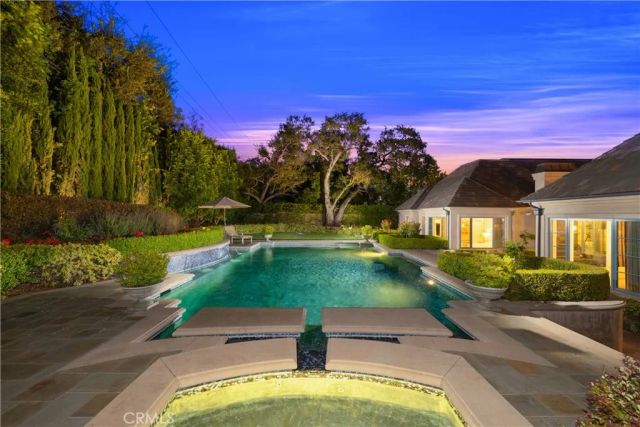 935 W Foothill Boulevard, Arcadia, CA 91006