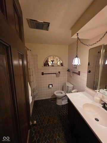 1007 Parkway Drive, Anderson, IN 46012