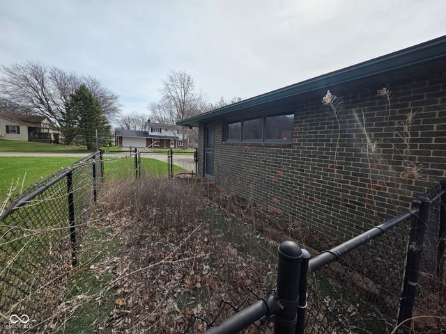 1007 Parkway Drive, Anderson, IN 46012