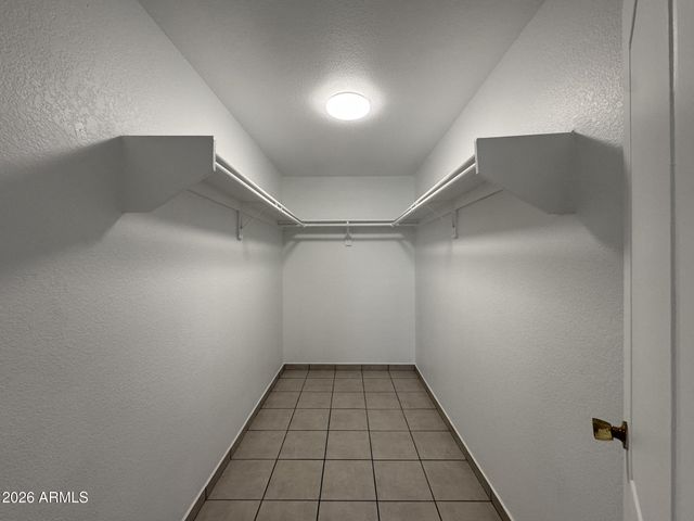 1023 E OLD SOUTHERN Avenue B, Phoenix, AZ 85042