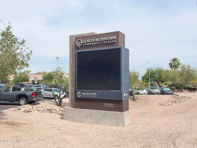 1023 E OLD SOUTHERN Avenue B, Phoenix, AZ 85042