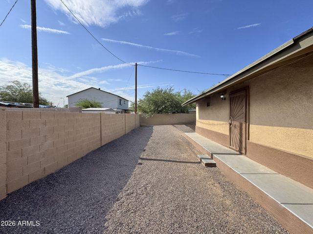 1023 E OLD SOUTHERN Avenue B, Phoenix, AZ 85042