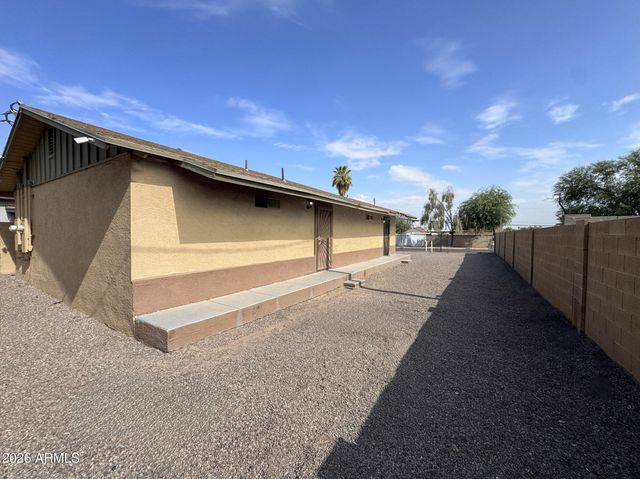 1023 E OLD SOUTHERN Avenue B, Phoenix, AZ 85042