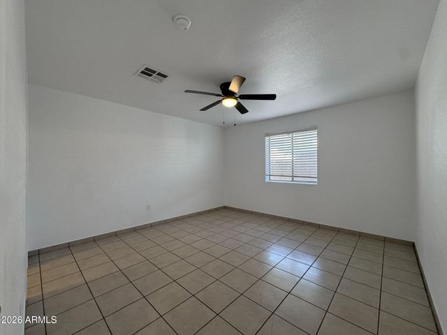 1023 E OLD SOUTHERN Avenue B, Phoenix, AZ 85042