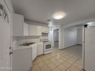 1023 E OLD SOUTHERN Avenue B, Phoenix, AZ 85042