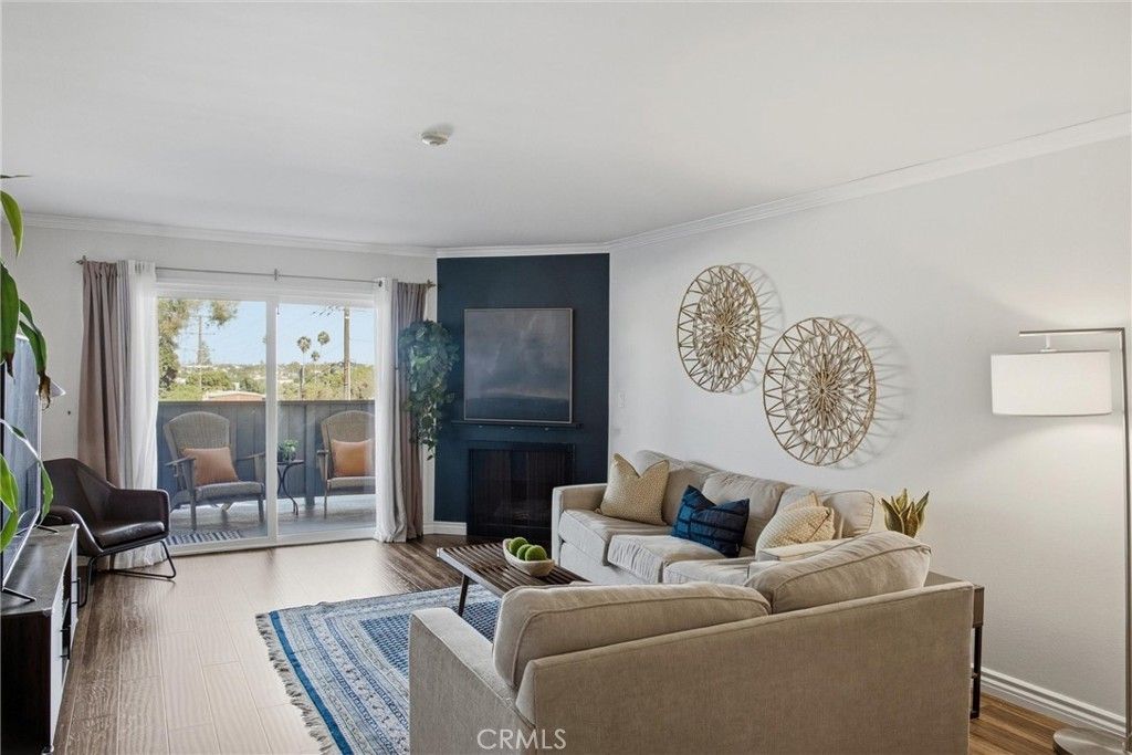 1321 Beryl Street 102, Redondo Beach, CA 90277 — photo 2
