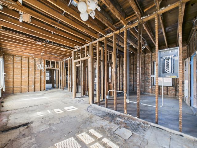 7339 S Bennett Avenue, Chicago, IL 60649