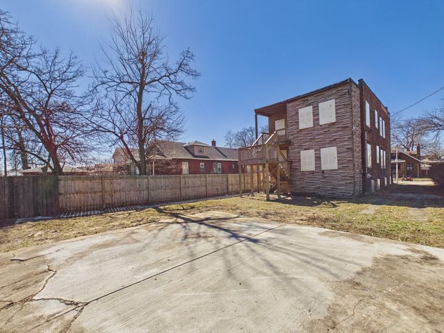 7339 S Bennett Avenue, Chicago, IL 60649