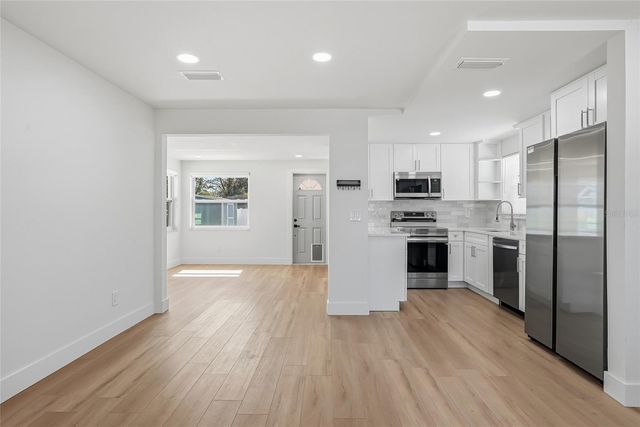 720 43RD AVENUE N, St Petersburg, FL 33703