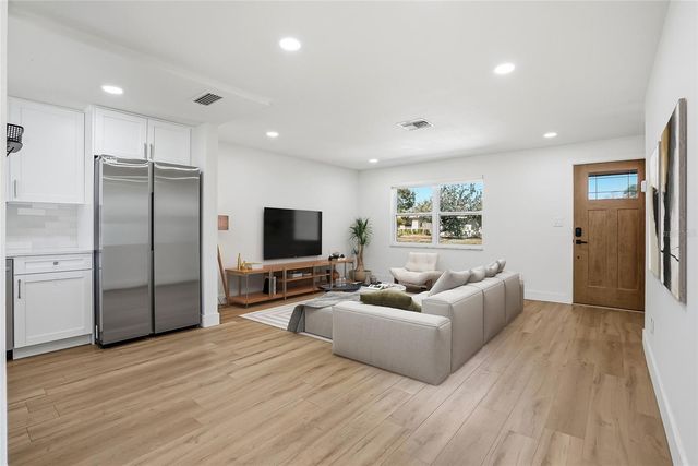 720 43RD AVENUE N, St Petersburg, FL 33703