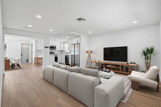 720 43RD AVENUE N, St Petersburg, FL 33703