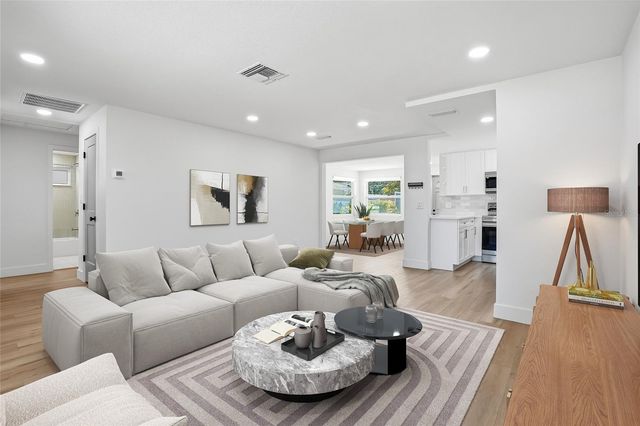 720 43RD AVENUE N, St Petersburg, FL 33703