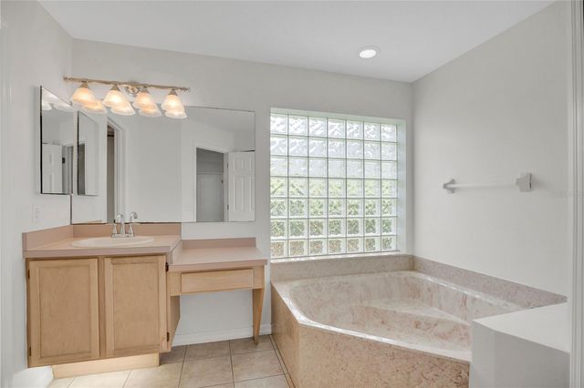 3886 KINGSTON OAKS COVE, Oviedo, FL 32765