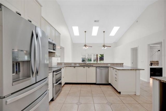 3886 KINGSTON OAKS COVE, Oviedo, FL 32765