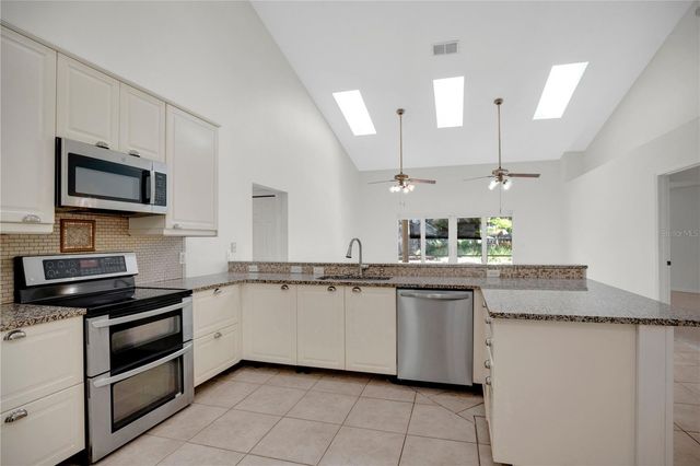 3886 KINGSTON OAKS COVE, Oviedo, FL 32765