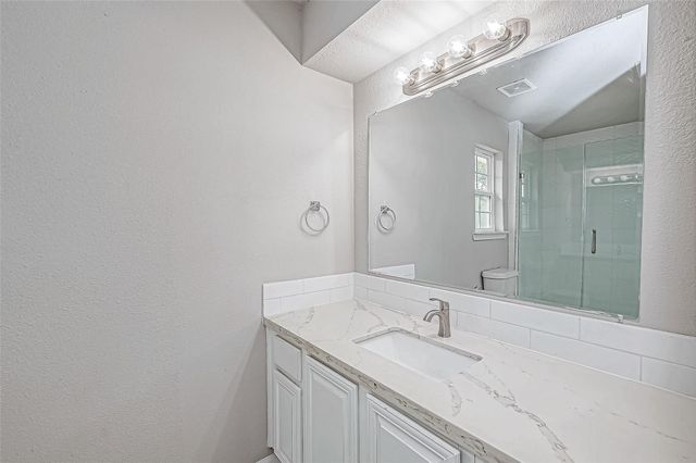 635 Tarpaulin Way, Crosby, TX 77532