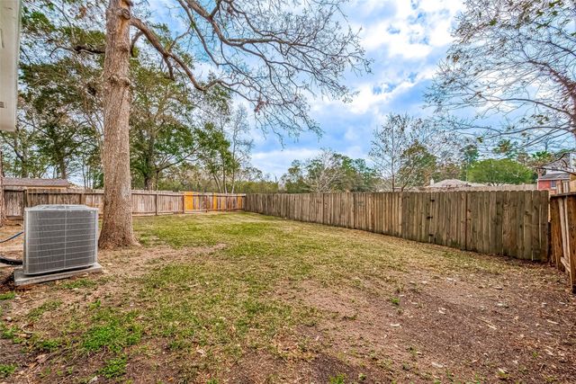 635 Tarpaulin Way, Crosby, TX 77532