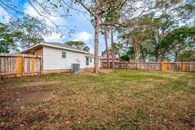 635 Tarpaulin Way, Crosby, TX 77532