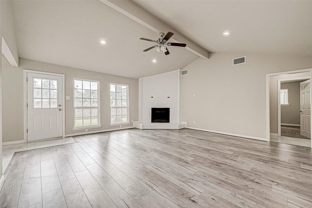635 Tarpaulin Way, Crosby, TX 77532