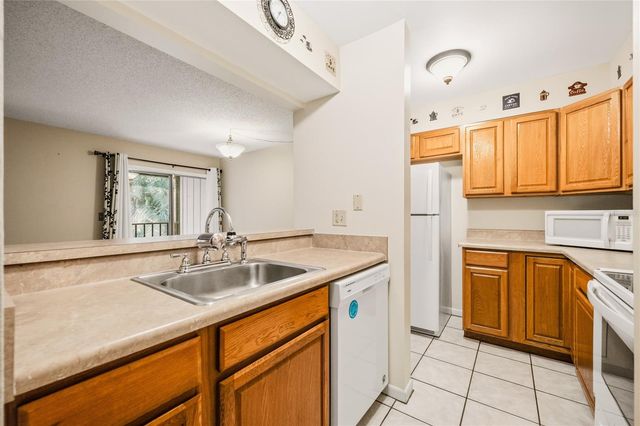 100 SWEETGUM WOODS COURT 13D, Deltona, FL 32725