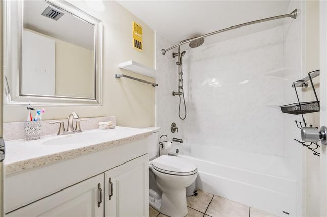 100 SWEETGUM WOODS COURT 13D, Deltona, FL 32725