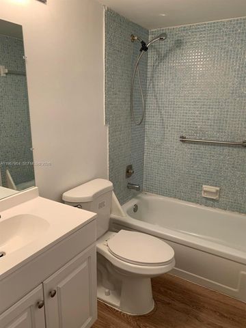475 Fanshaw L, Boca Raton, FL 33434