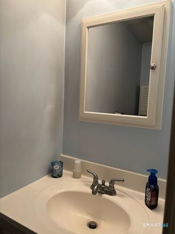 1 Butternut Circle 1, Avon, CT 06001