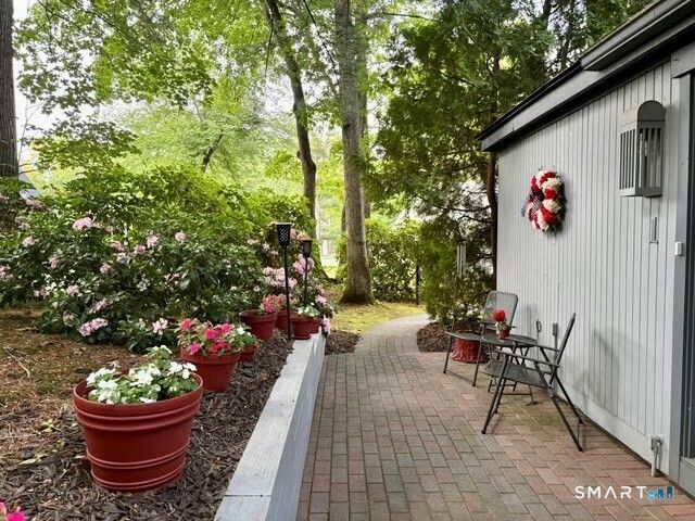 1 Butternut Circle 1, Avon, CT 06001