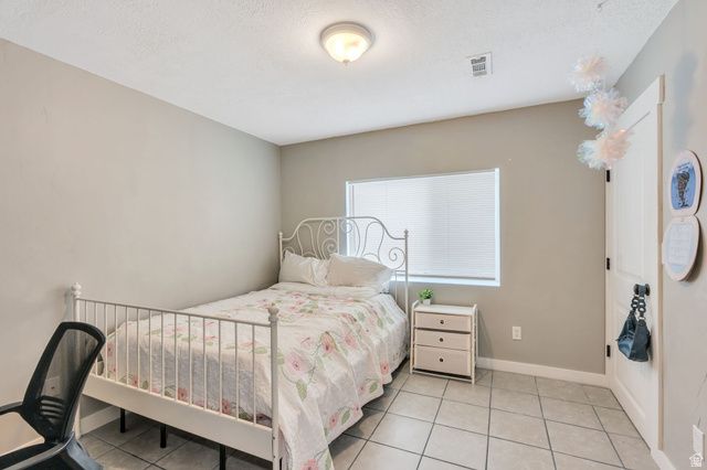 10262 S MILLERTON DR, South Jordan, UT 84009
