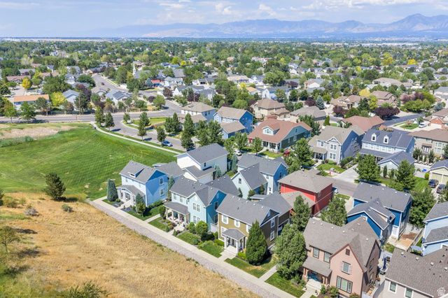 10262 S MILLERTON DR, South Jordan, UT 84009