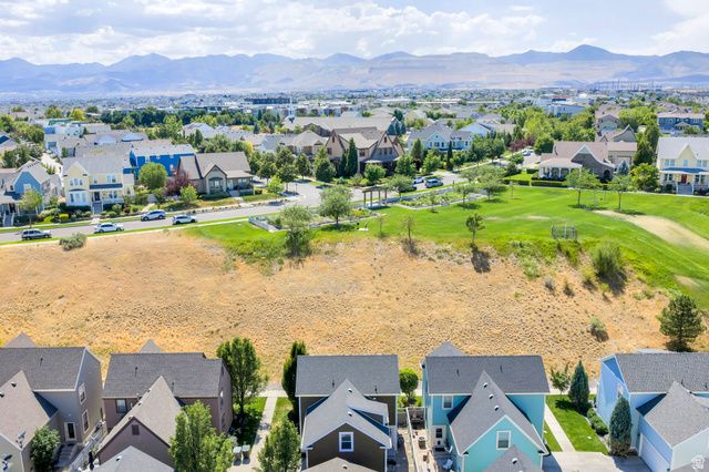 10262 S MILLERTON DR, South Jordan, UT 84009
