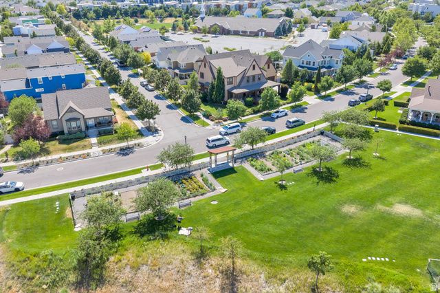 10262 S MILLERTON DR, South Jordan, UT 84009