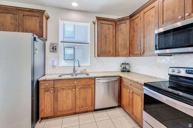 10262 S MILLERTON DR, South Jordan, UT 84009