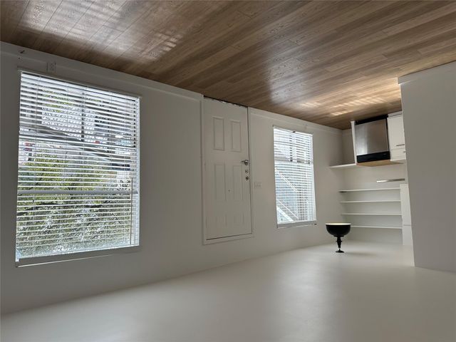 100 Blue Ridge TRL 3, West Lake Hills, TX 78746