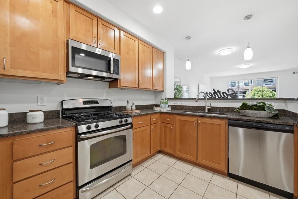 Image 4 of property listing at 1388 Broadway 285, Millbrae, CA 94030