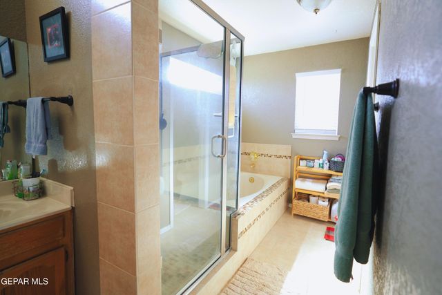 4373 Loma De Oro Drive, El Paso, TX 79934