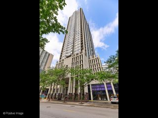 1122 N Clark Street 2302, Chicago, IL 60610