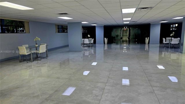 600 Parkview Dr 525, Hallandale Beach, FL 33009