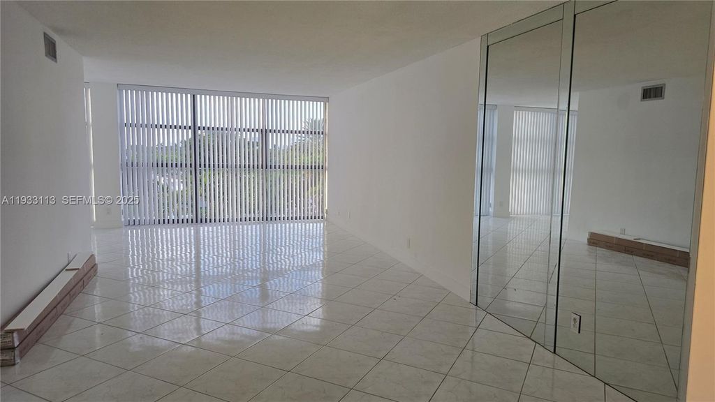 Image 2 of property listing at 600 Parkview Dr 525, Hallandale Beach, FL 33009