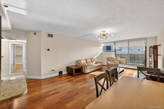 25 Rockledge 606, White Plains, NY 10601