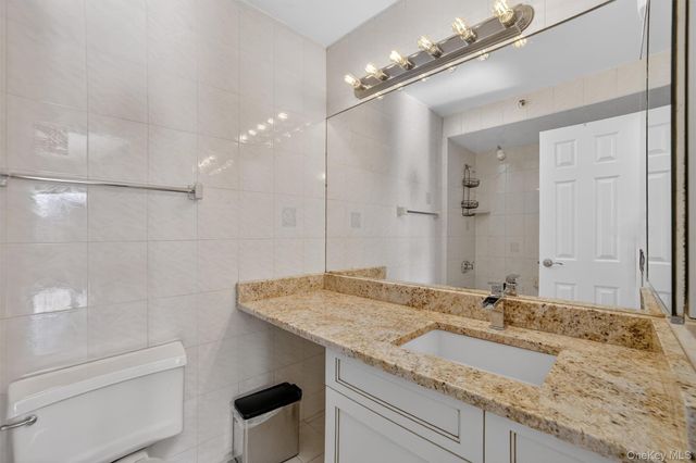 25 Rockledge 606, White Plains, NY 10601