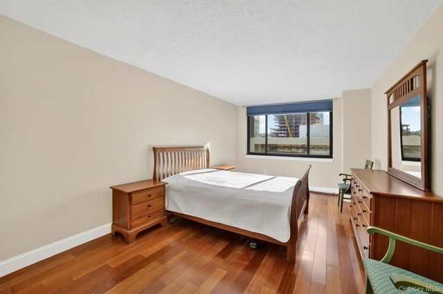 25 Rockledge 606, White Plains, NY 10601