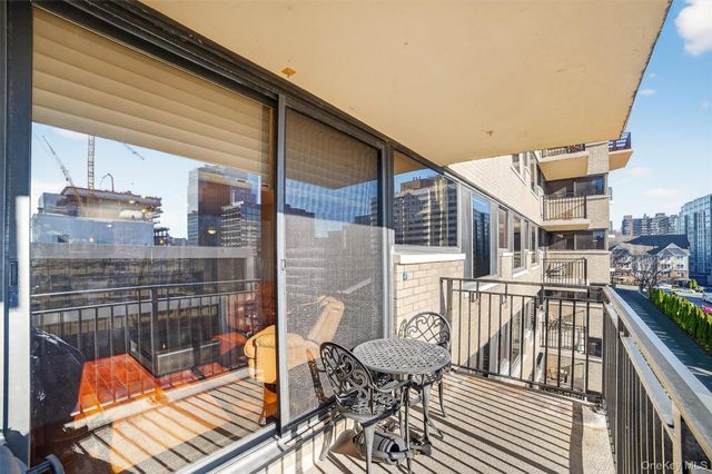 25 Rockledge 606, White Plains, NY 10601